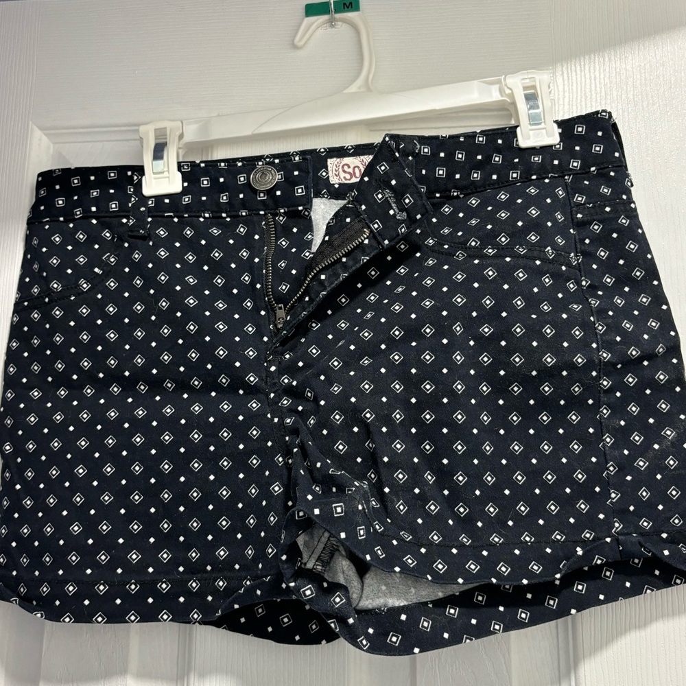SO juniors black and white shorts, size 11.